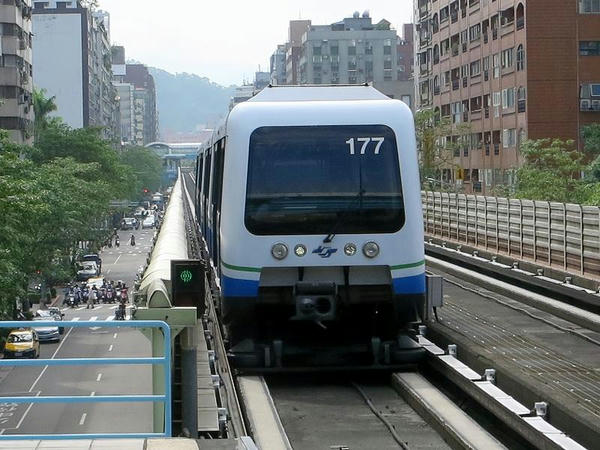 乗車した文湖線の列車