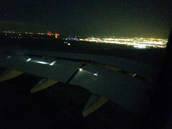 羽田空港到着間際に見えた夜景