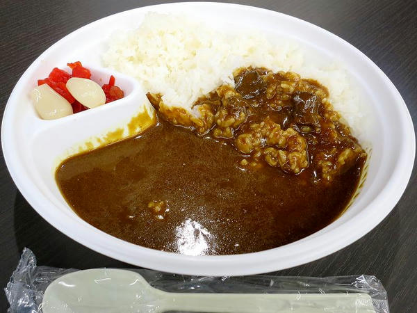 特製ビーフカレー（並盛） 550円
