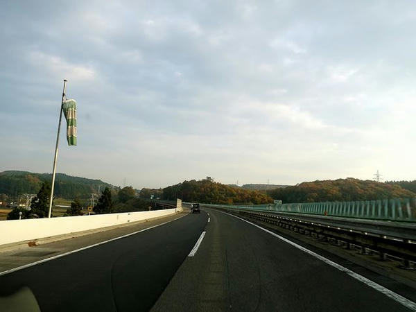 朝の東北道を行く