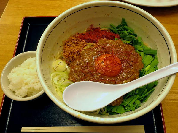 汁無し担々麺（4辛） 880円
