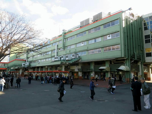 3号スタンド外観（正門側から）