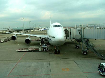 羽田空港で出発を待つANA059便