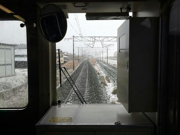 雪の中列車は走る
