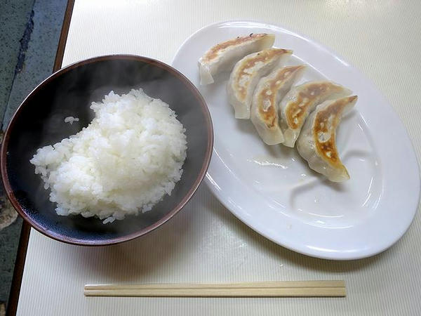 みそセット 1200円 の餃子とライス