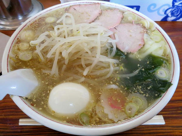 塩ワンタンメン 850円 ＋ 那須御養卵塩ゆでたまご 100円