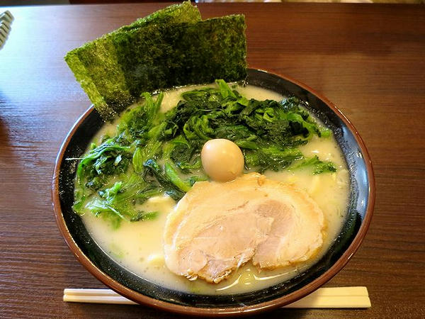 塩ラーメン 700円 ＋ ほうれん草増し 100円