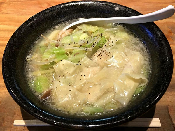 ワンタン生姜らーめん 912円