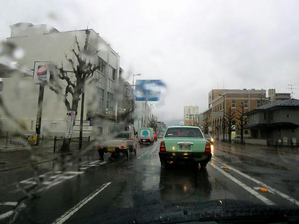 再び雨の京都市内を走行中