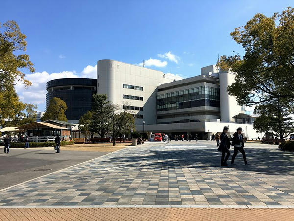 京都競馬場スタンド