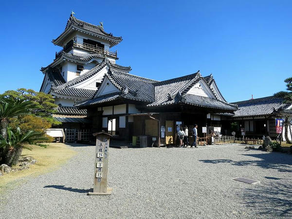 天守と本丸御殿