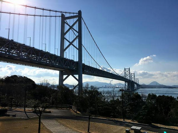 与島PAから見た瀬戸大橋