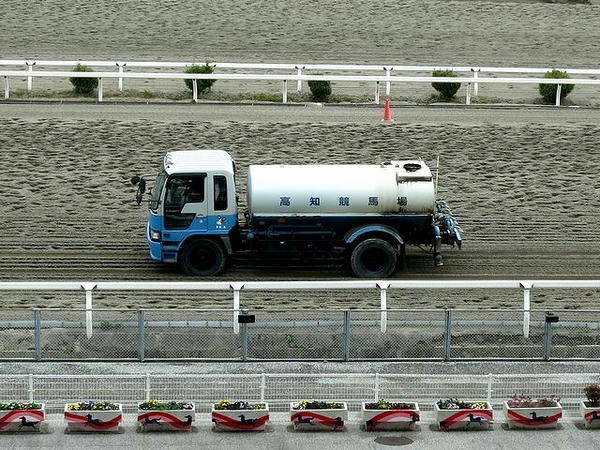 散水車