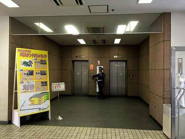 指定席・馬主席専用エレベーター