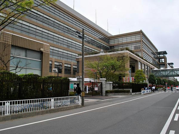 中央口北側から見たスタンド