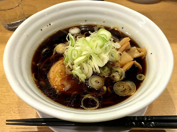 富山のご当地ぐるめセットの黒醤油ラーメン（単品だと700円）