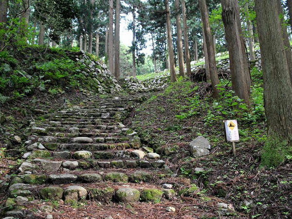 石段と石垣