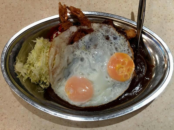 エビフライカレー 800円 ＋ 目玉焼き（2ケ） 100円