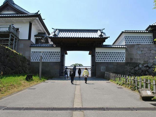河北門一の門