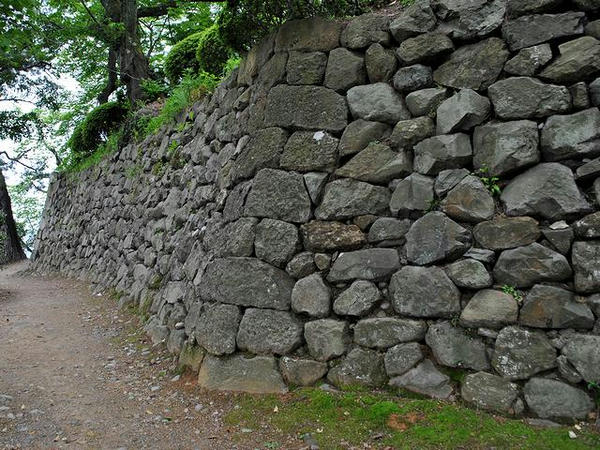 天守下の石垣
