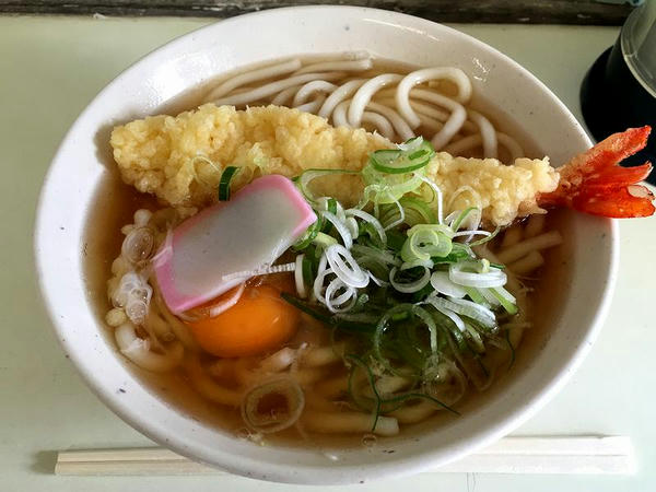 天玉うどん 670円