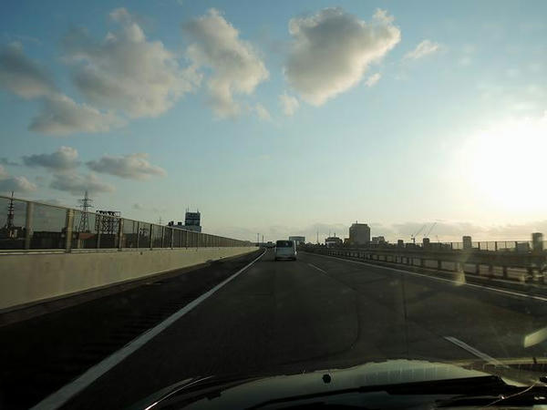 だいぶ日が傾いてきた北陸道走行中