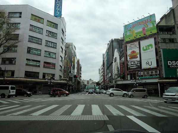 金沢市内の片町交差点