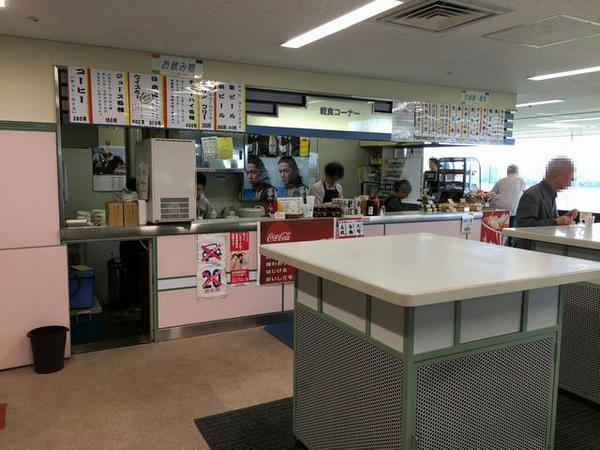 指定席エリアの売店