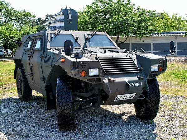 軽装甲機動車
