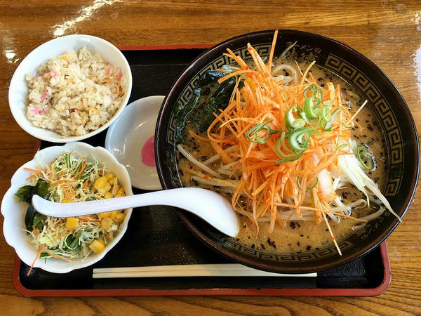 ねぎみそラーメン 730円 ＋ サラダセット 160円