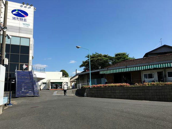 北門付近から場内を望む