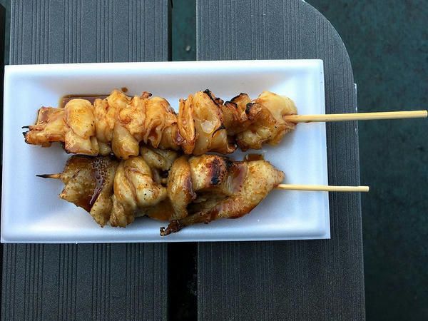 鳥モツ 120円 と 鳥ハラミ 120円