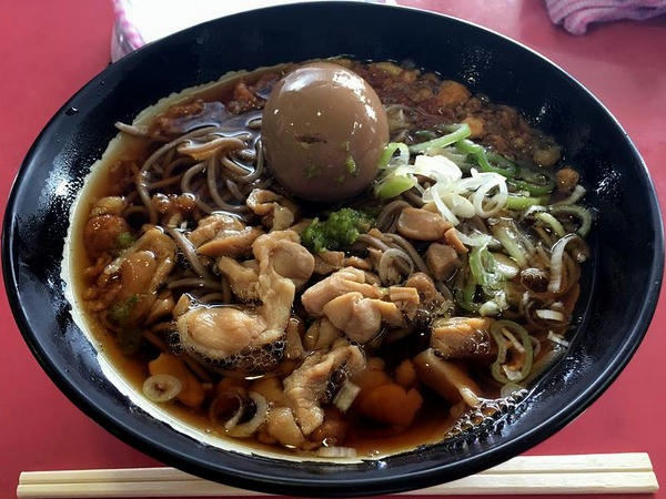 とりそば 470円 ＋ そば屋の煮玉子 50円