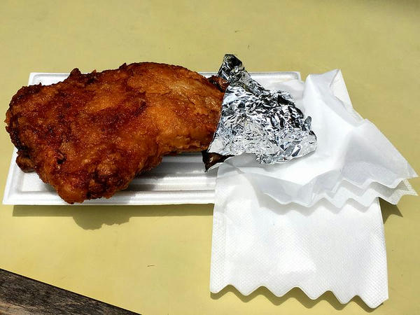鳥ももの揚げもの 360円