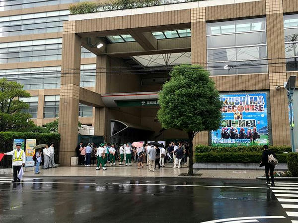 福島競馬場入口