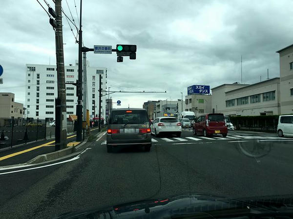 福島競馬場の駐車場から出たところ