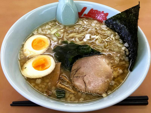 煮干し醤油ラーメン（味玉付き） 940円