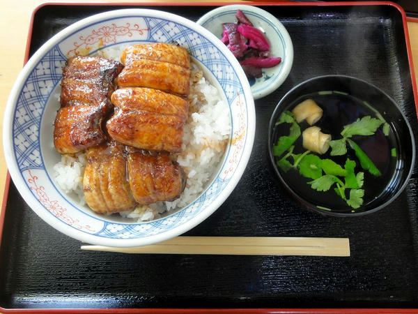 うなぎ丼（上） 1,300円