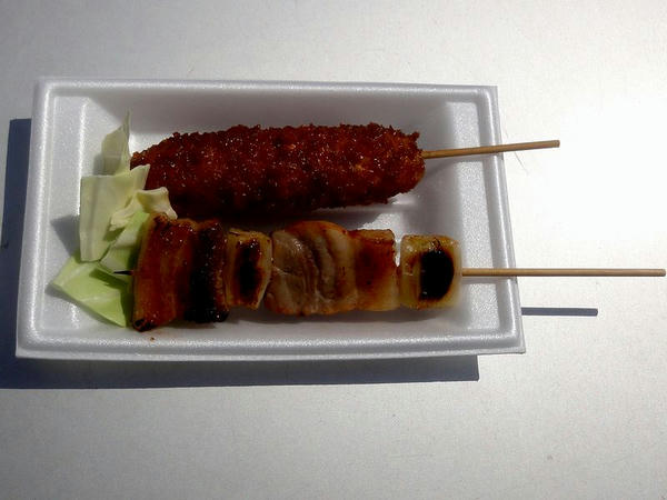 串かつ 100円 と ねぎま 100円