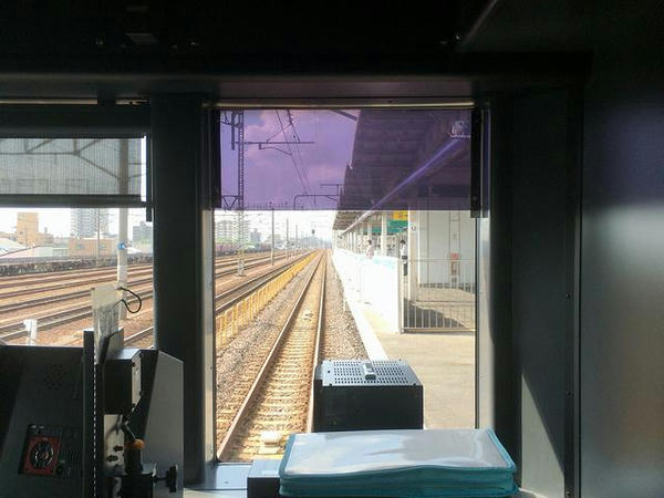 荒子駅進入
