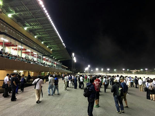 最終レースゴール直後の場内