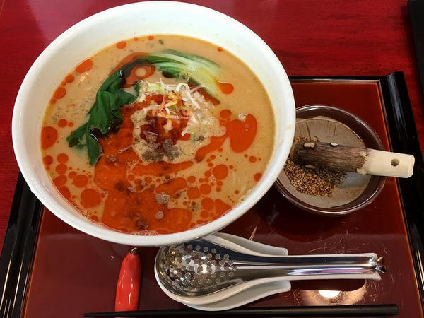 發巳担々麺 780円