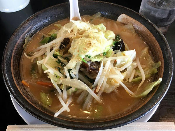 味噌野菜らーめんギョーザランチ 799円の味噌野菜らーめん