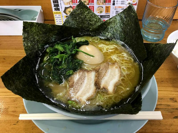 のり玉子ラーメン 890円