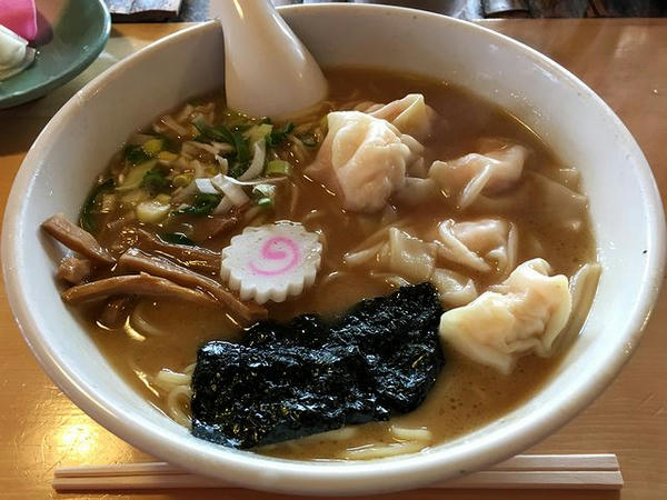 エビワンタン麺 950円