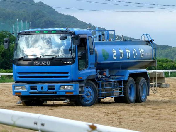 散水車