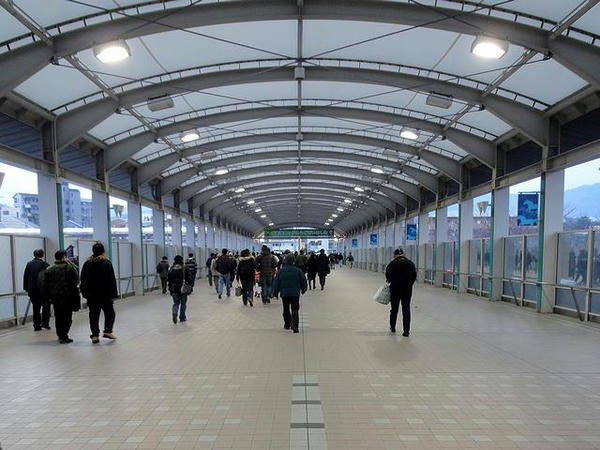 専用通路を通って再び仁川駅へ