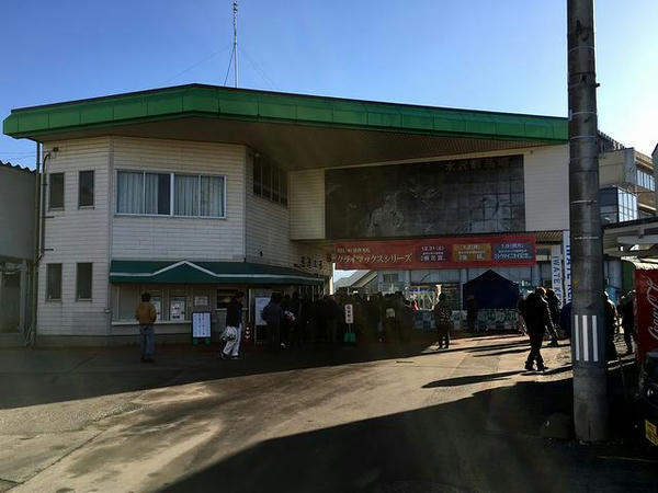 入場開始入場開始4分前4分前