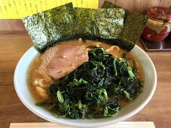 並ラーメン 680円 ＋ ほうれん草増し 100円