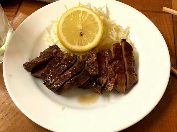 牛サガリの網焼き